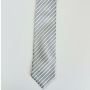 Countess Mara Necktie Men's Size XL 64" Light Gray Striped 100% Silk Classic Tie